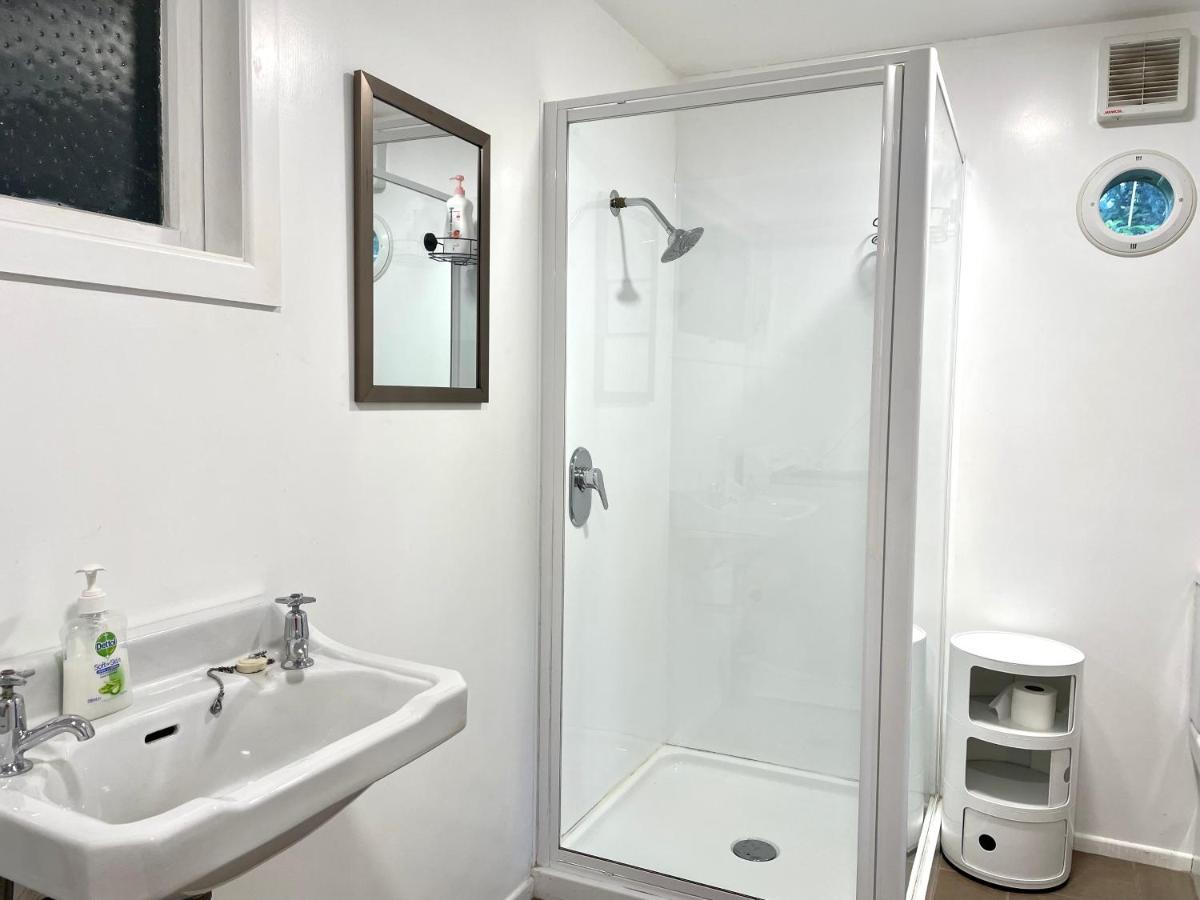 Waiheke Onetangi Close To Beach Εξωτερικό φωτογραφία
